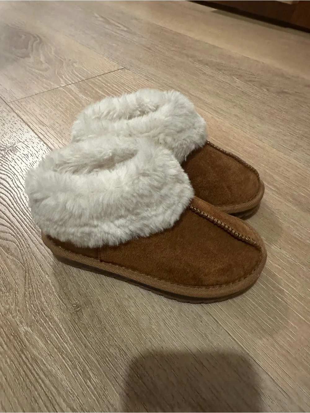 Kids Brown Faux-Shearling Light-Up Slippers